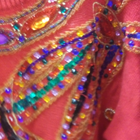 Red sweater - Picture 9 of 9